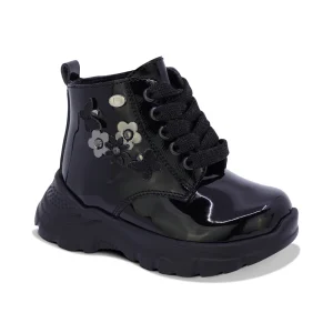 BOTA COQUETA PARA NIÑA EN CHAROL COLOR NEGRO SUELA NEMO CON AGUJETA